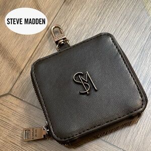 Steve Madden Faux Black Leather Accessory Pouch Card Pouch - Card Case